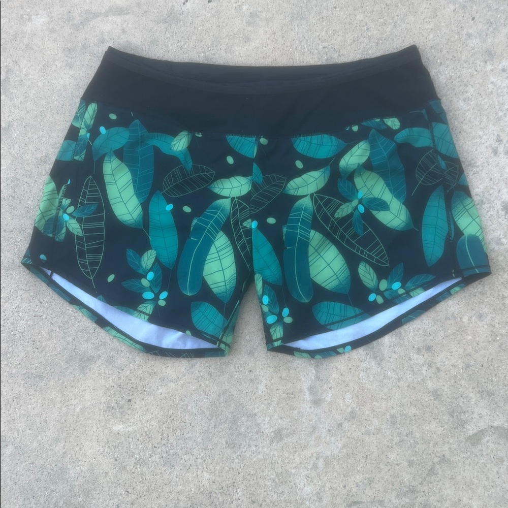 Oiselle Women's Black with Green Leaf Design Roga Running Shorts Size 12 - Picture 2 of 6